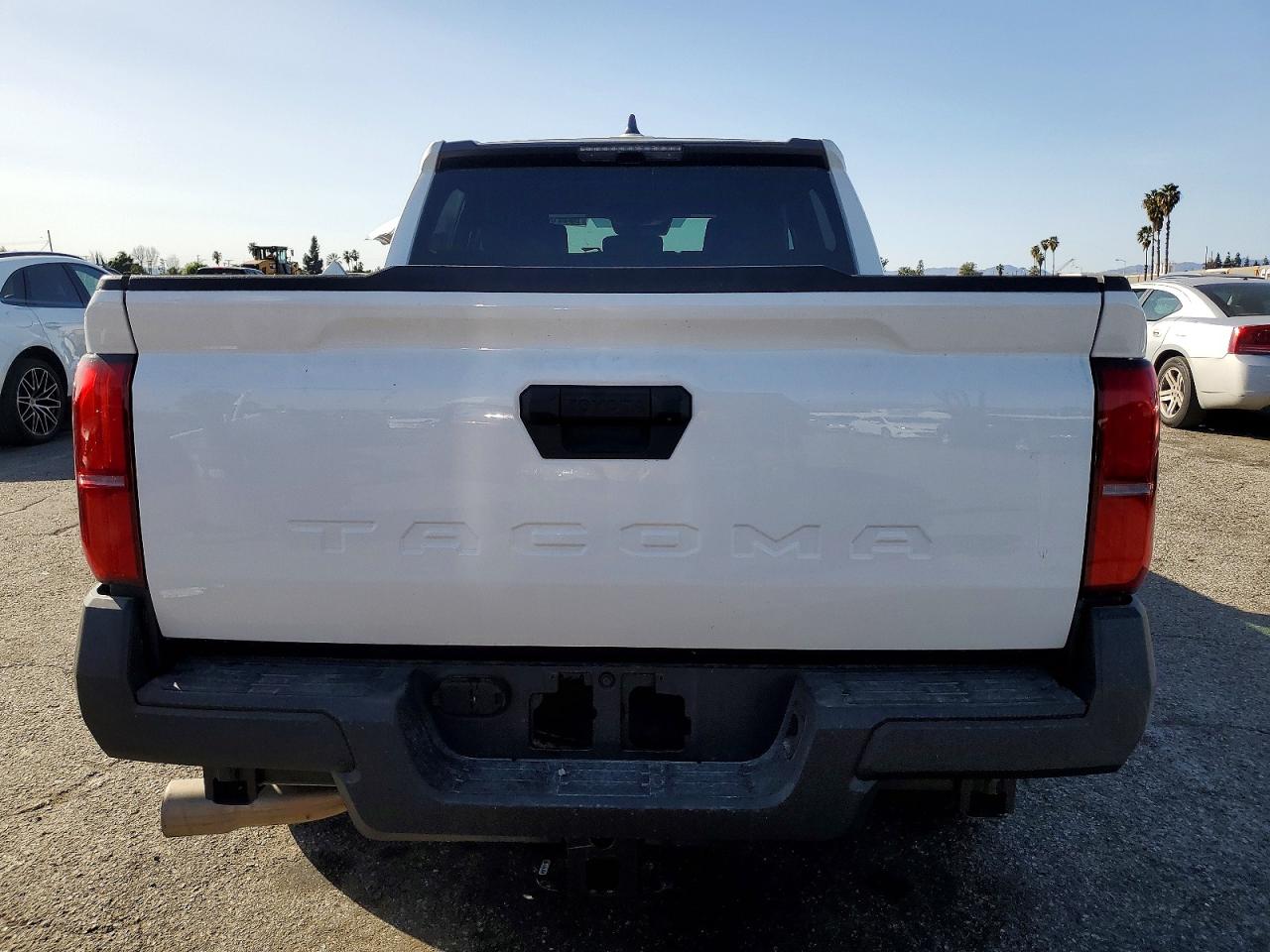 2025 TOYOTA TACOMA DOUBLE CAB photo 11