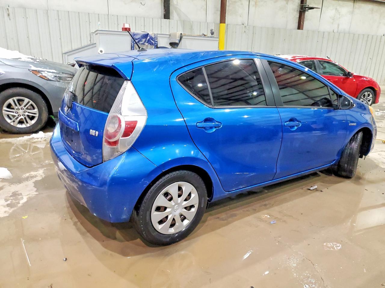 2013 TOYOTA PRIUS C TWO photo 7