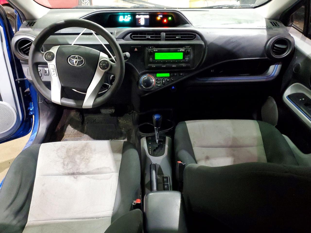 2013 TOYOTA PRIUS C TWO photo 22