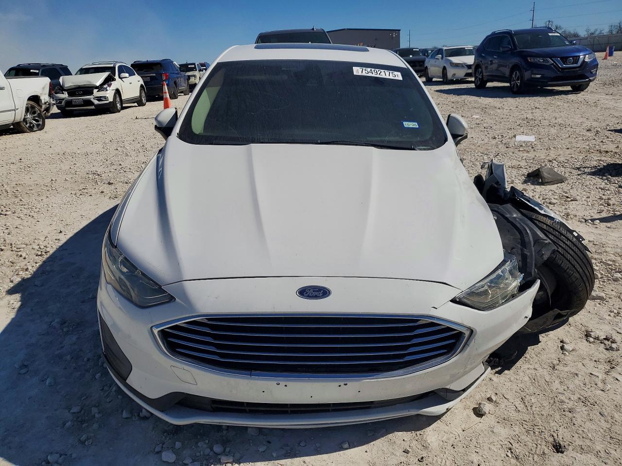 2019 FORD FUSION photo 9