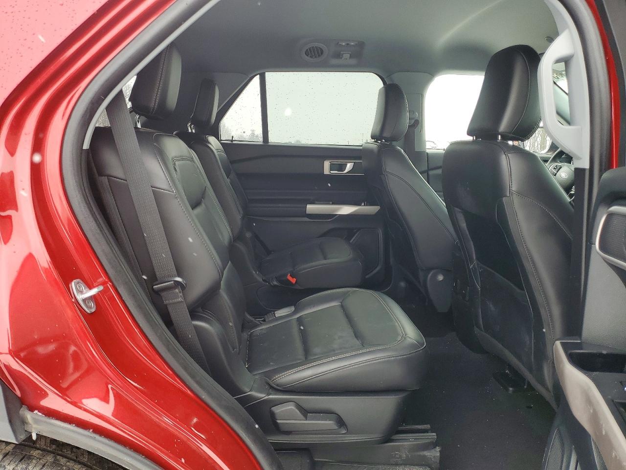 2023 FORD EXPLORER XLT photo 11