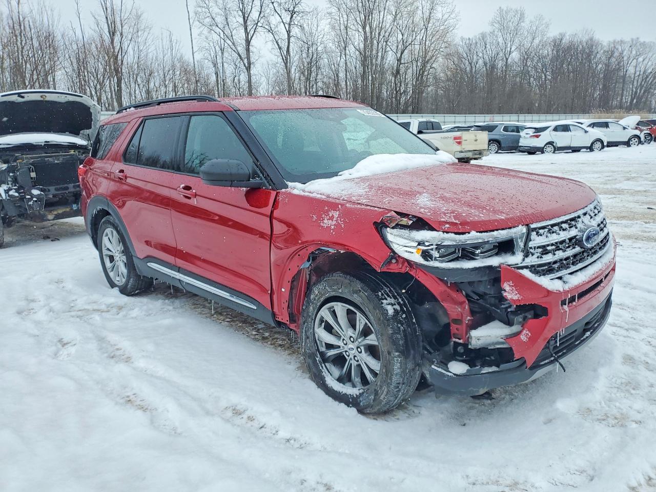 2023 FORD EXPLORER XLT photo 4