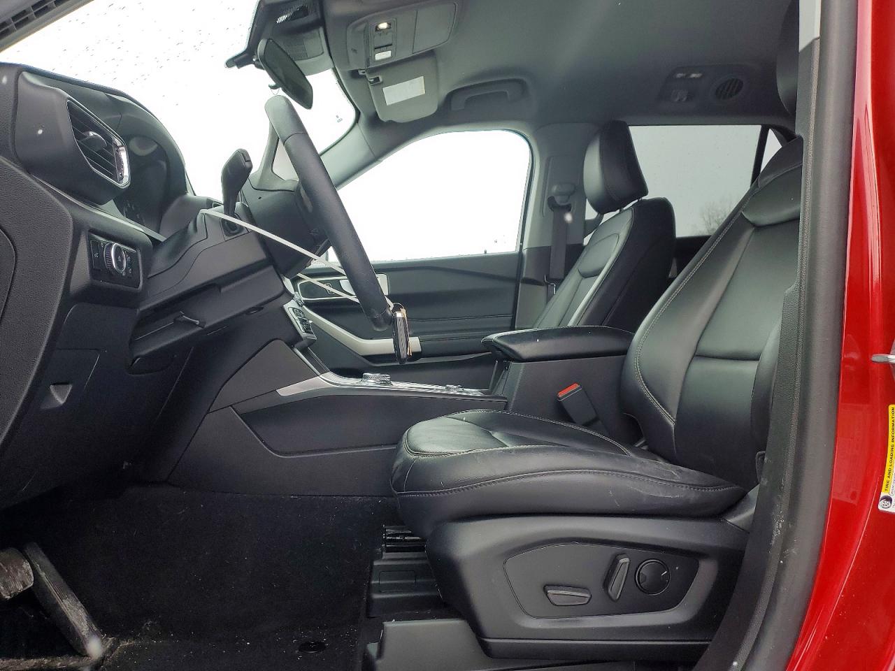 2023 FORD EXPLORER XLT photo 7