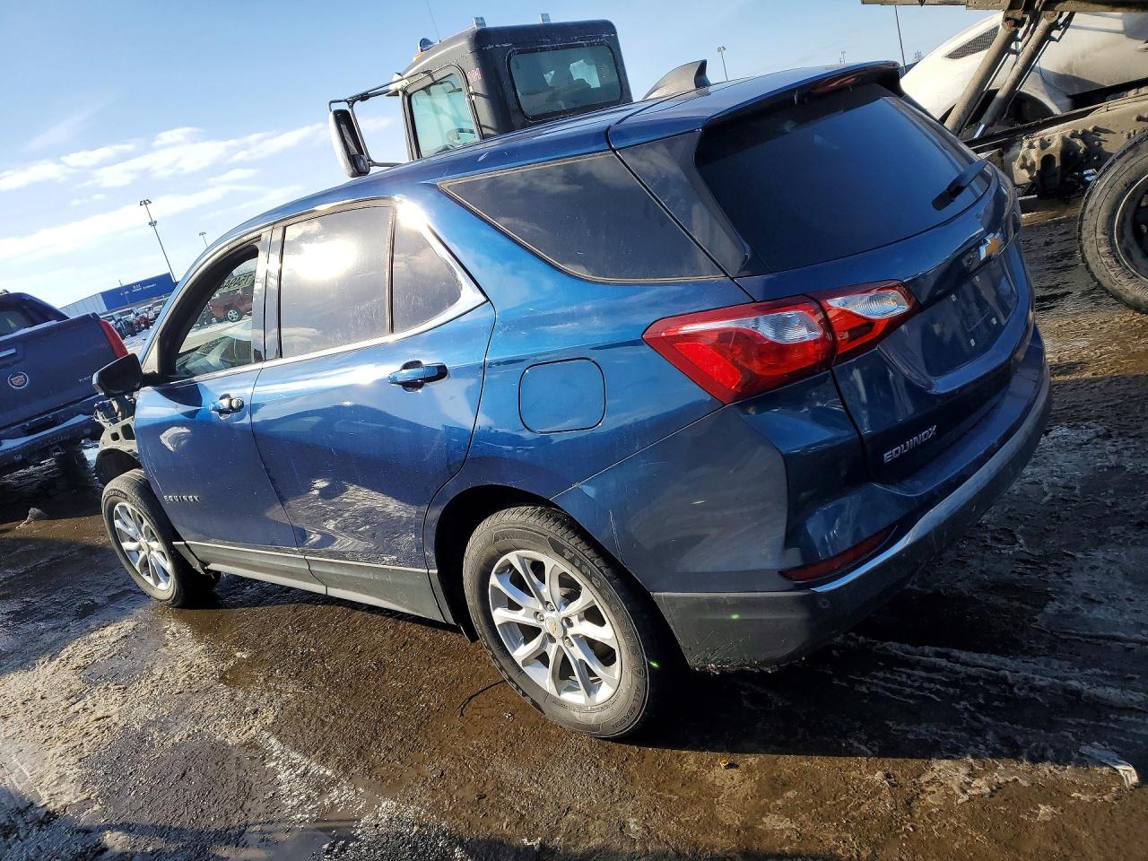 2020 CHEVROLET EQUINOX LT photo 2
