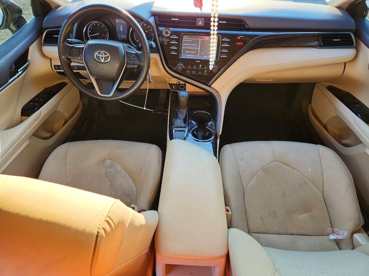 2020 TOYOTA CAMRY LE photo 22