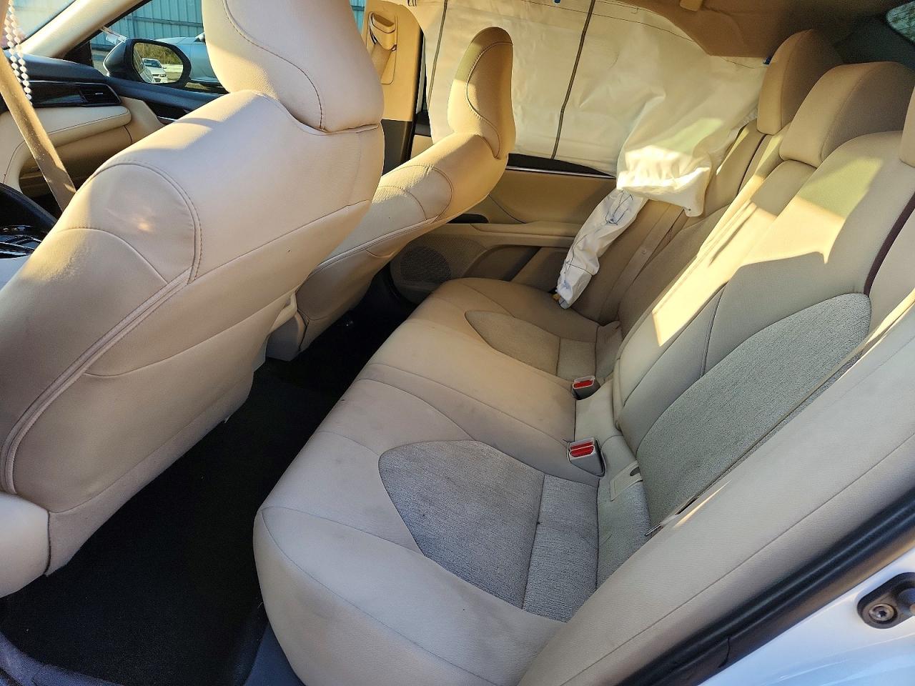 2020 TOYOTA CAMRY LE photo 28
