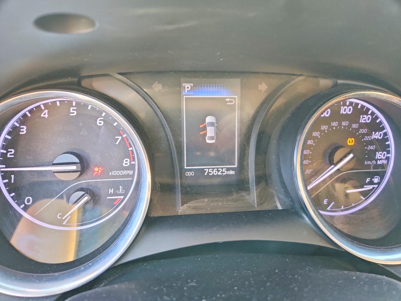 2020 TOYOTA CAMRY LE photo 25
