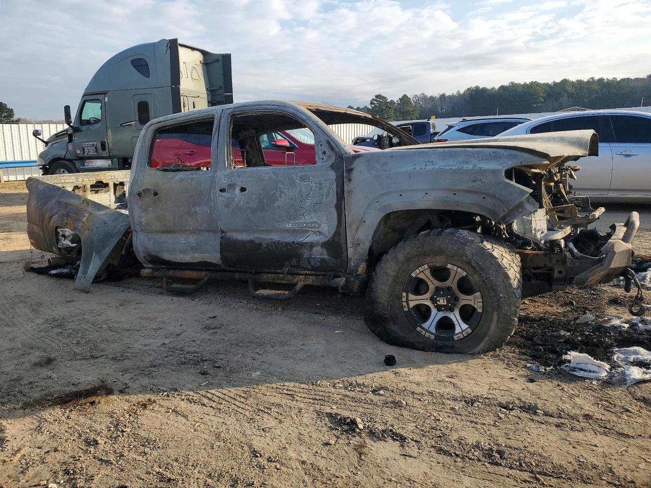2019 TOYOTA TACOMA DOUBLE CAB photo 4