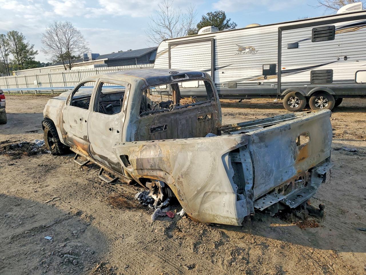 2019 TOYOTA TACOMA DOUBLE CAB photo 2