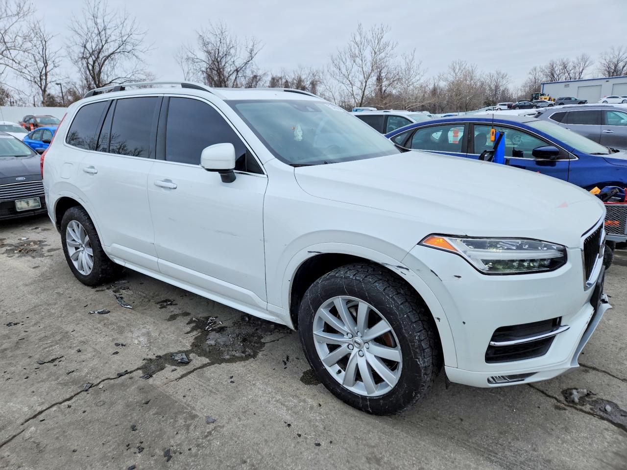 2019 VOLVO XC90 T5 MOMENTUM photo 4