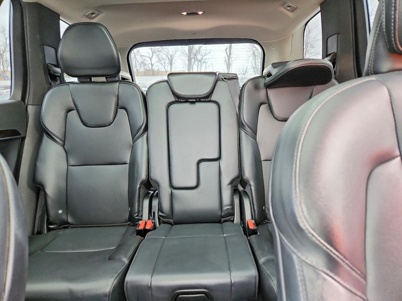 2019 VOLVO XC90 T5 MOMENTUM photo 10