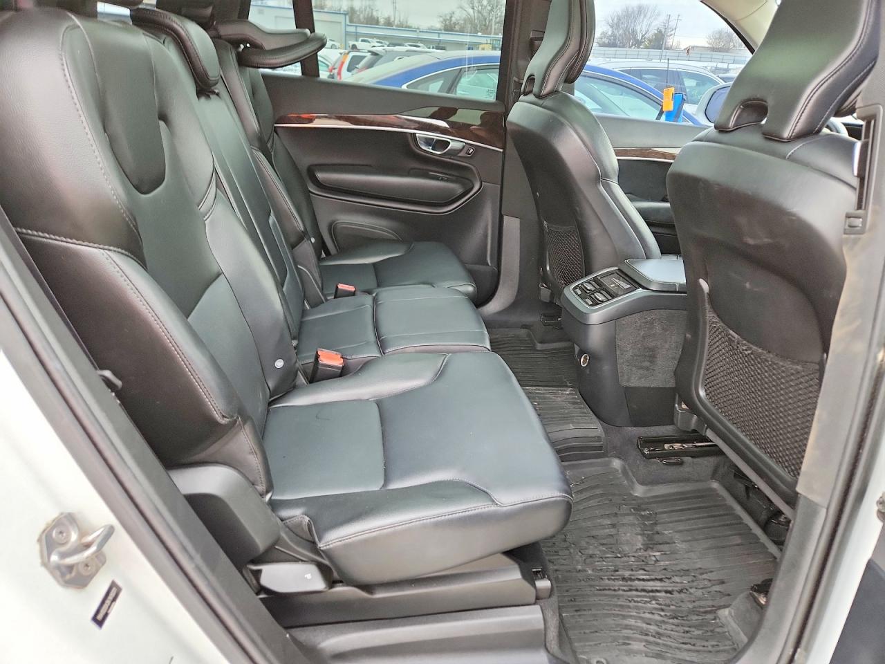 2019 VOLVO XC90 T5 MOMENTUM photo 11