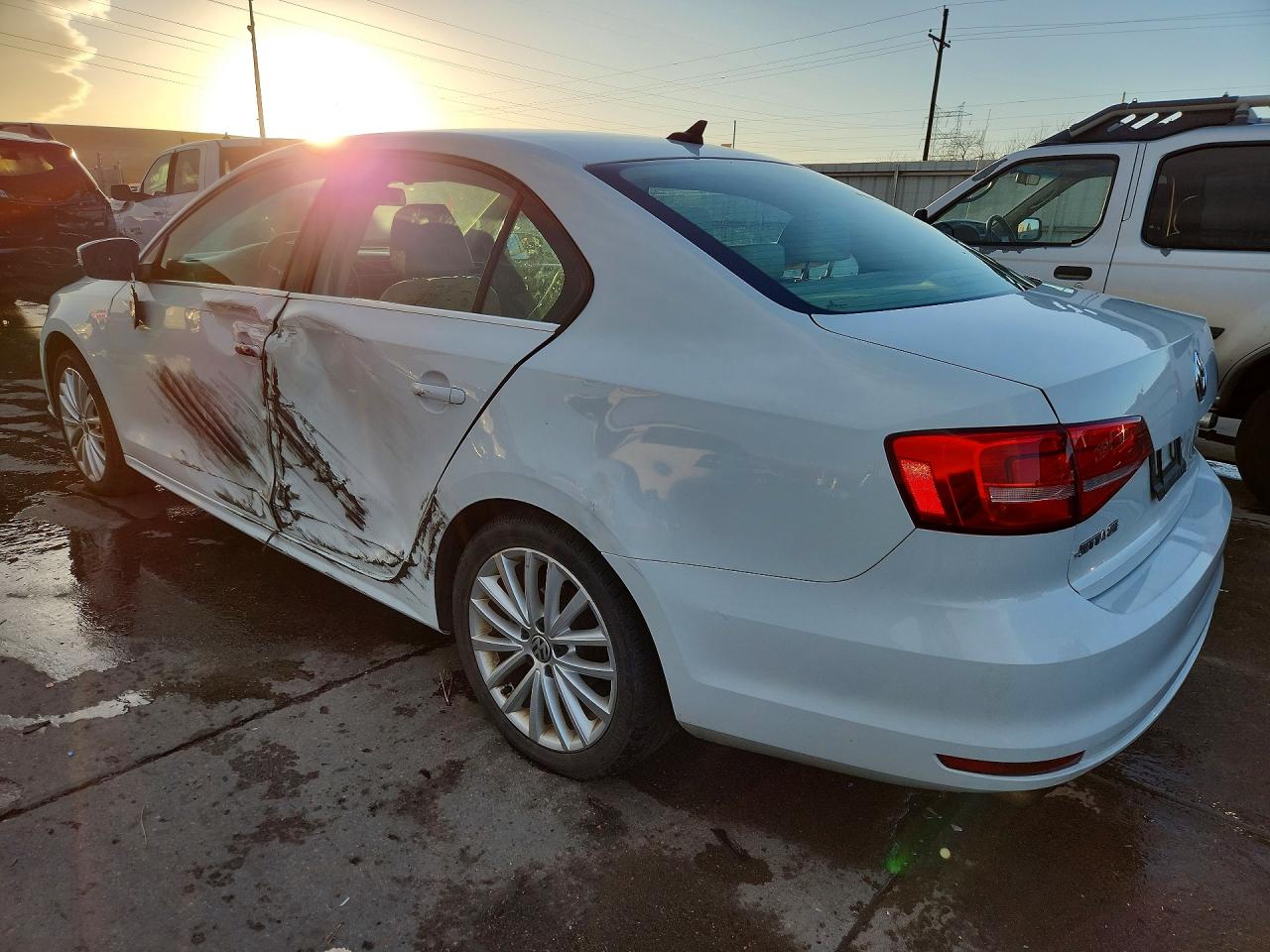 2015 VOLKSWAGEN JETTA SE photo 3