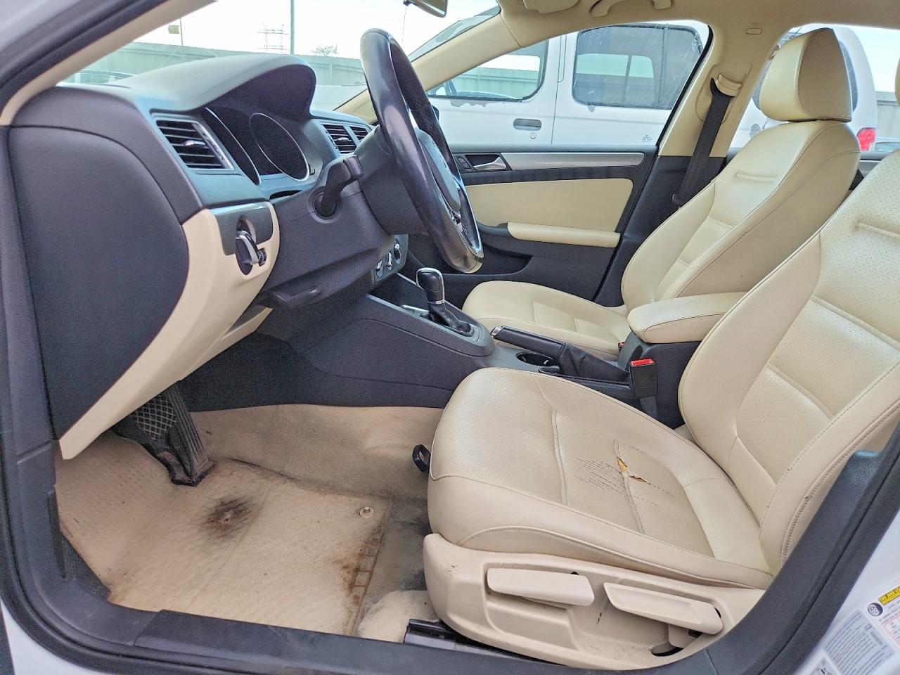 2015 VOLKSWAGEN JETTA SE photo 13
