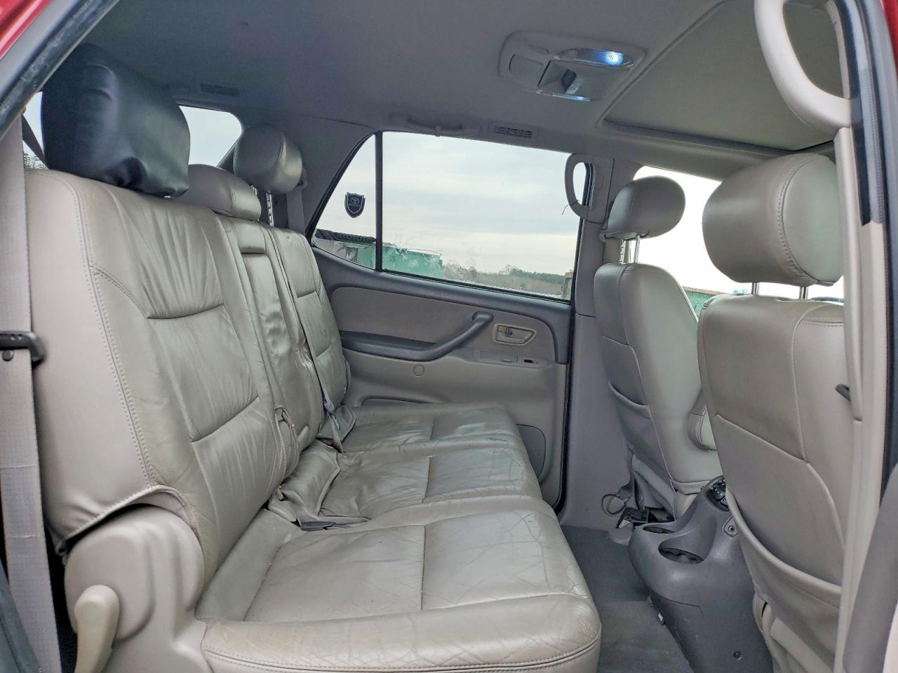 2003 TOYOTA SEQUOIA photo 31