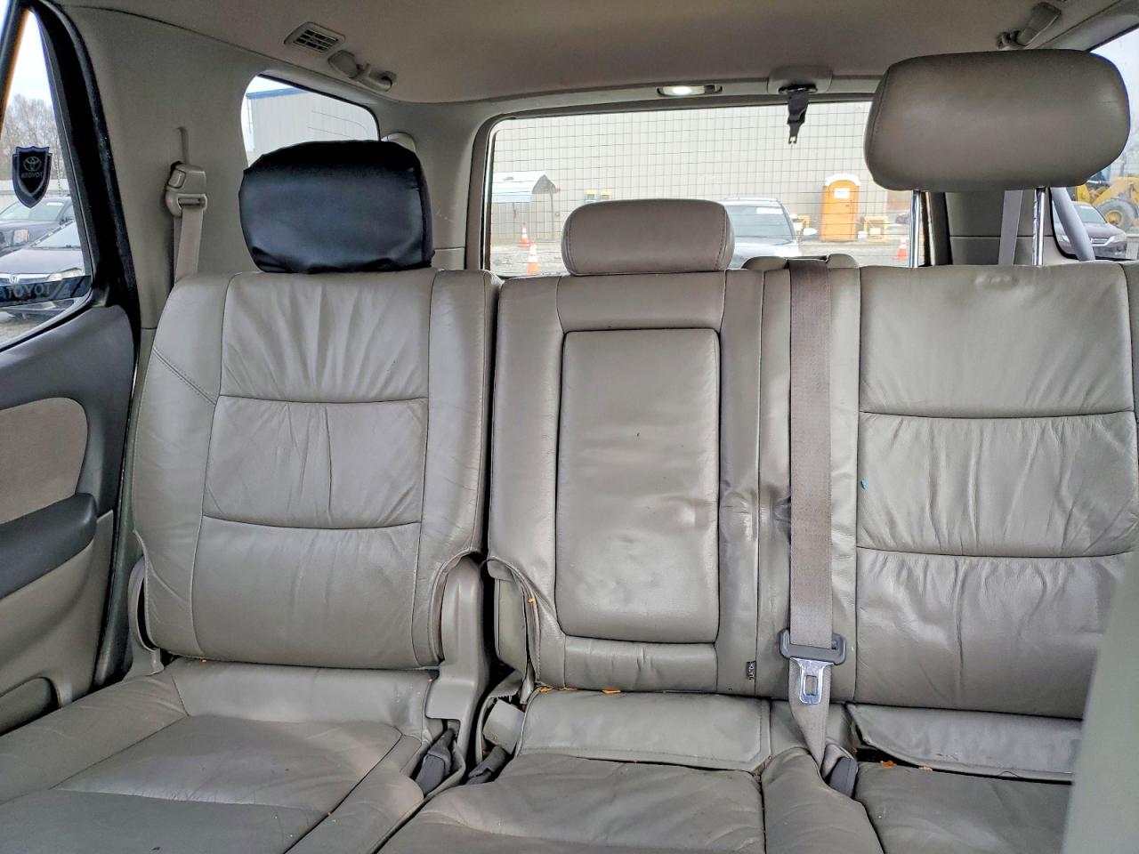 2003 TOYOTA SEQUOIA photo 28