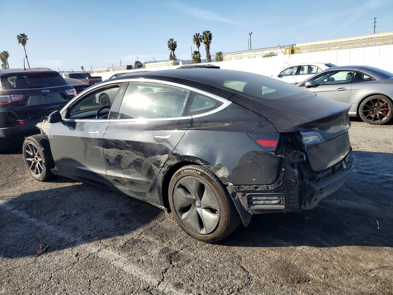 2018 TESLA MODEL 3 photo 3