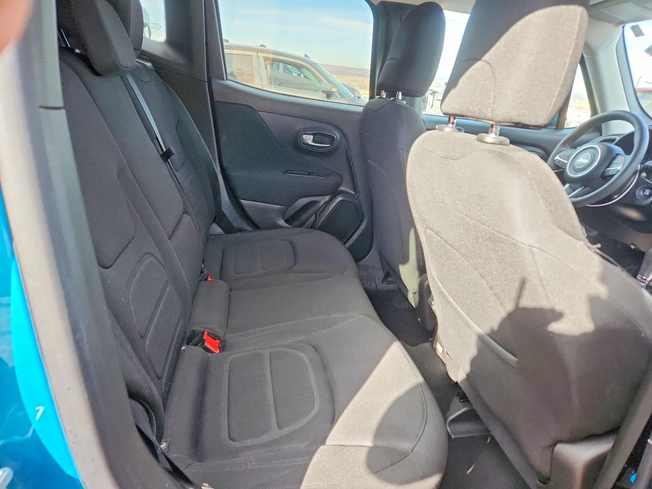 2019 JEEP RENEGADE LATITUDE photo 19