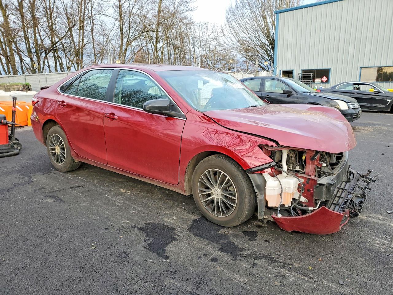 2017 TOYOTA CAMRY LE photo 4