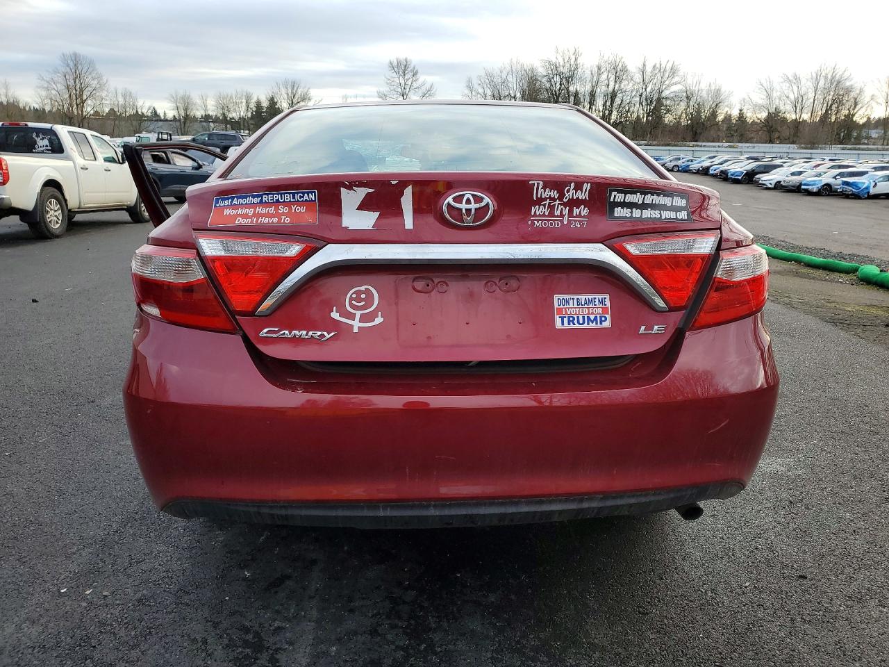 2017 TOYOTA CAMRY LE photo 6
