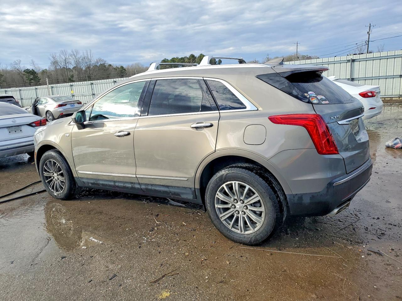 2017 CADILLAC XT5 LUXURY photo 3