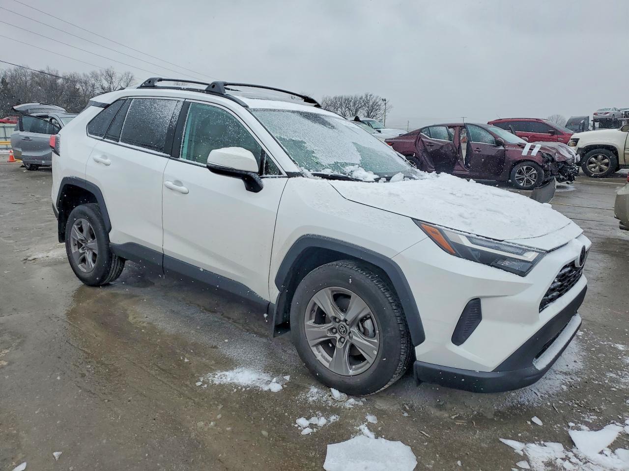 2025 TOYOTA RAV4 XLE photo 10
