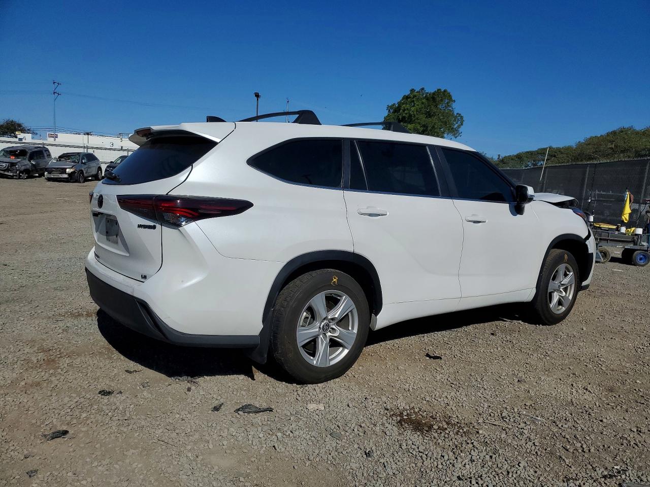 2024 TOYOTA HIGHLANDER HYBRID LE photo 5