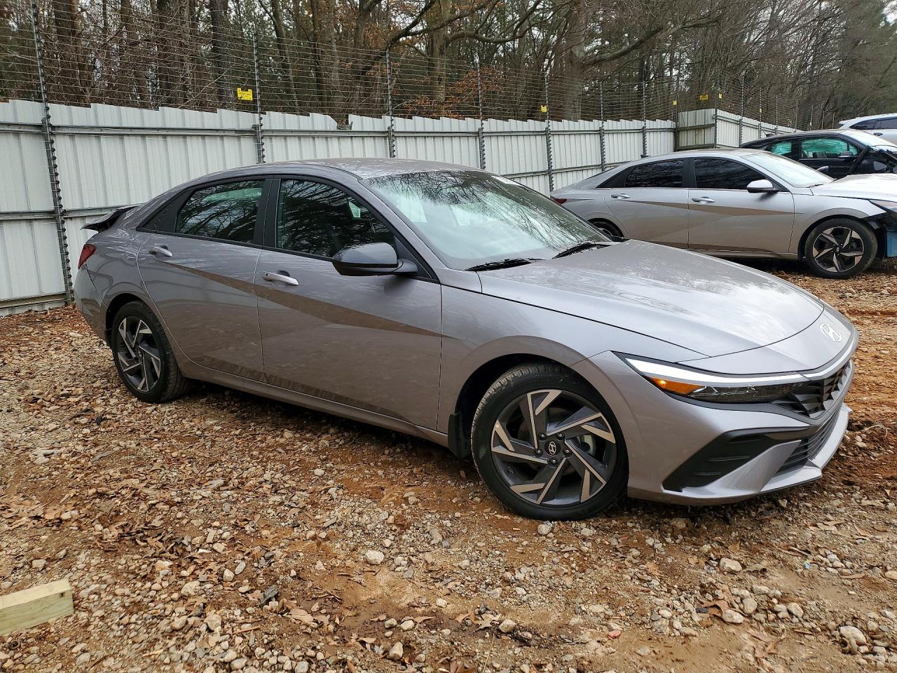 2025 HYUNDAI ELANTRA SEL SPORT photo 7