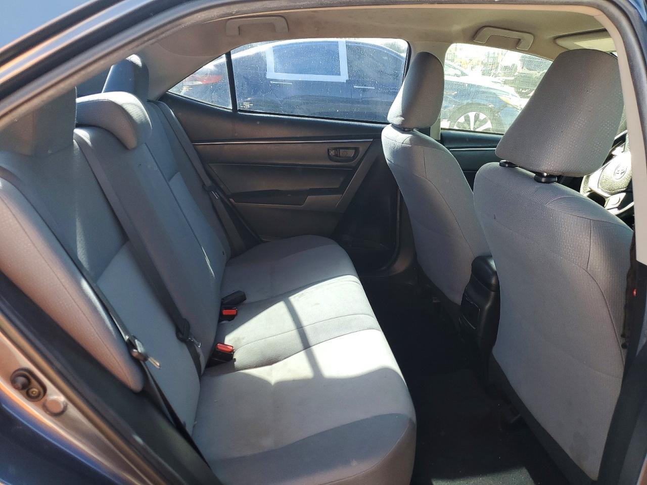 2015 TOYOTA COROLLA L photo 10