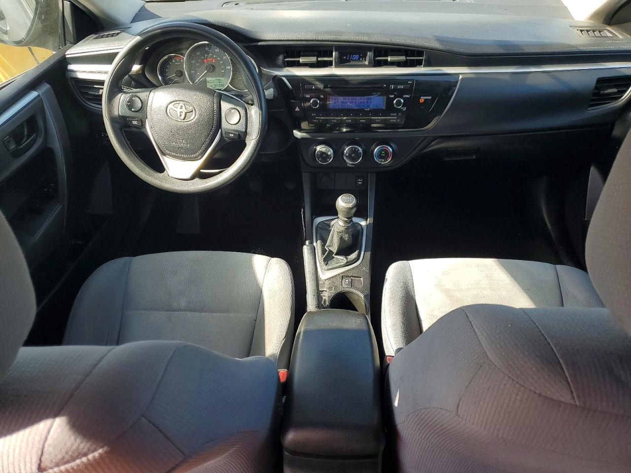 2015 TOYOTA COROLLA L photo 8