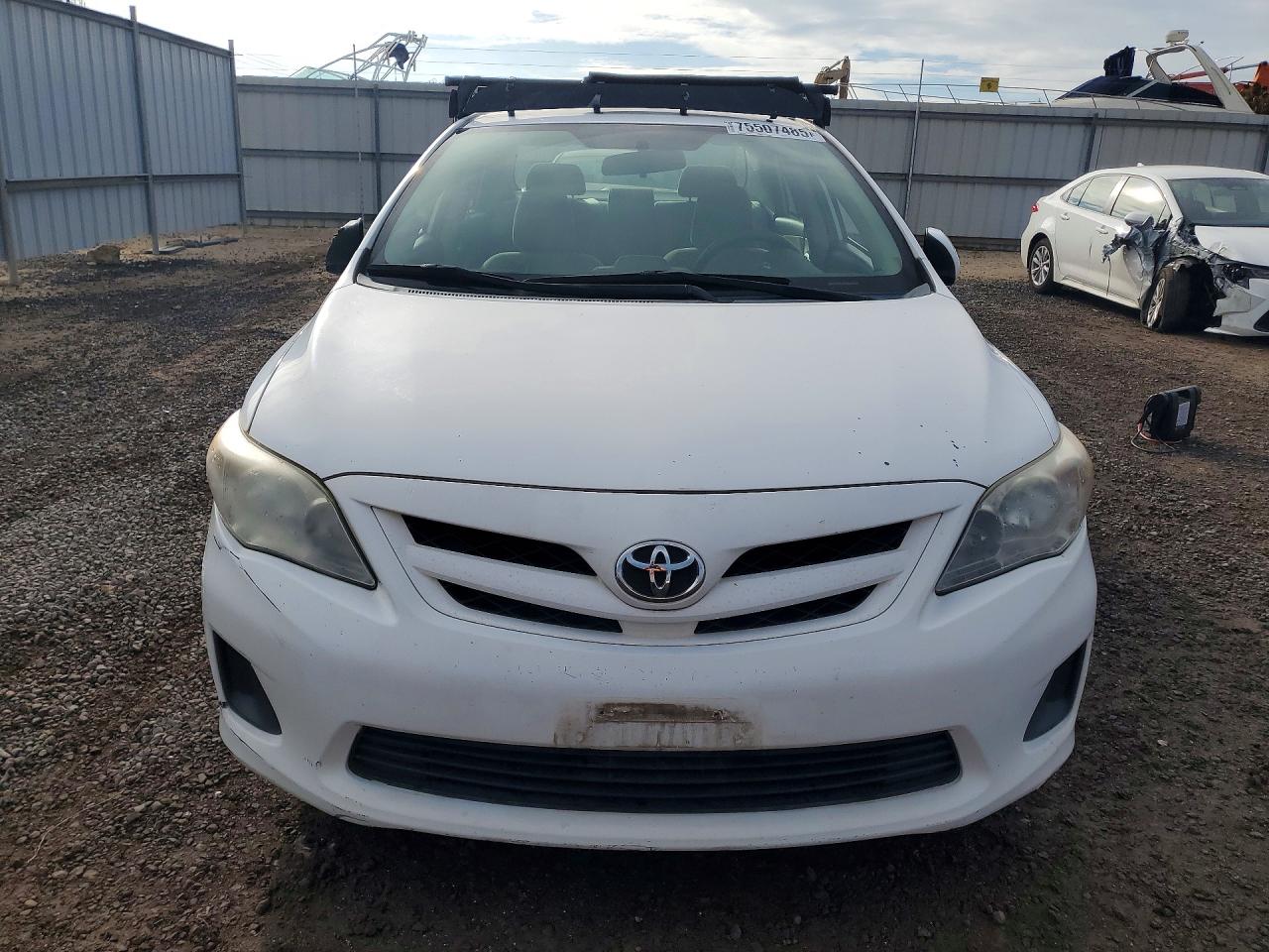 2012 TOYOTA COROLLA photo 9