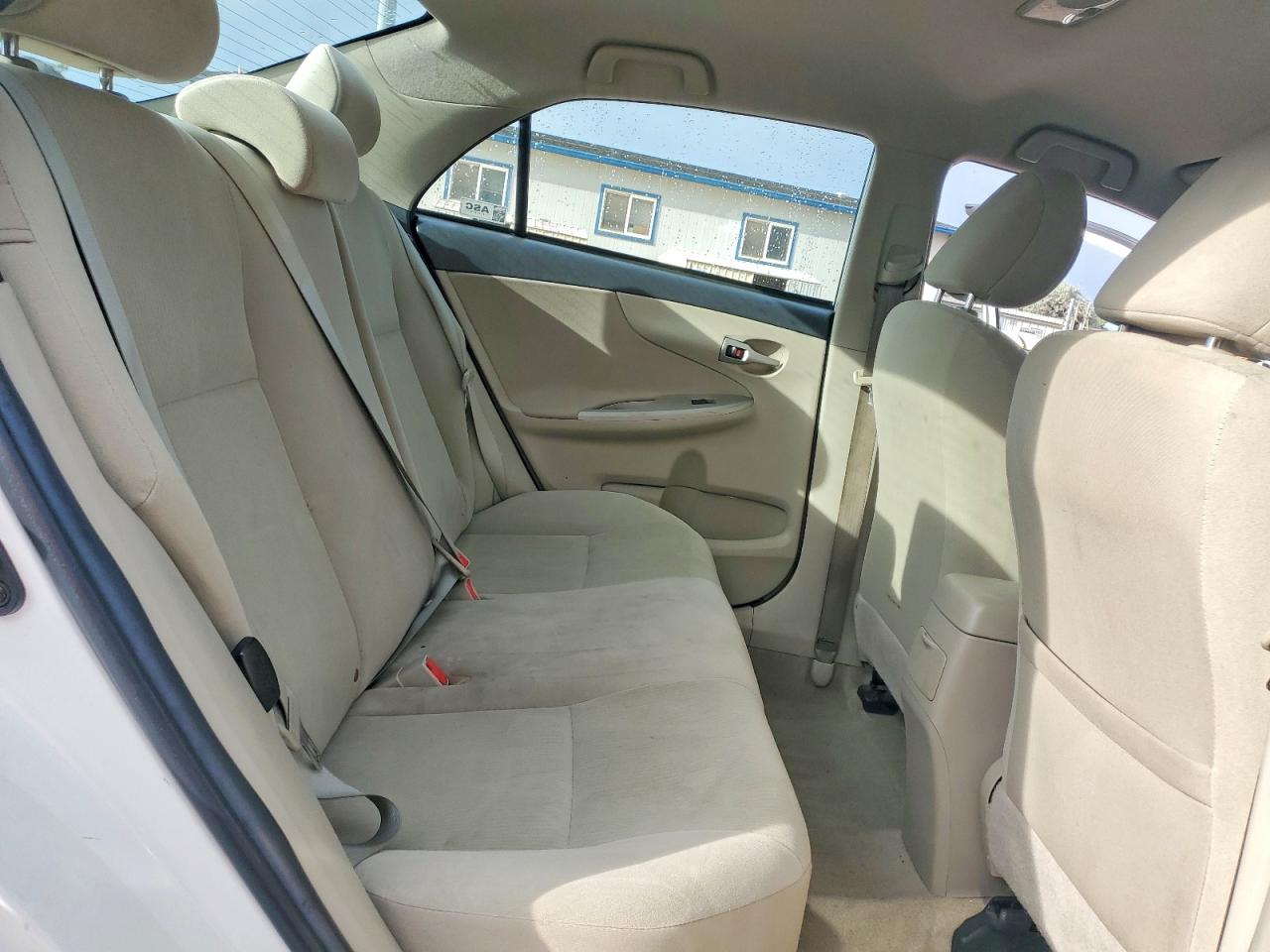 2012 TOYOTA COROLLA photo 19