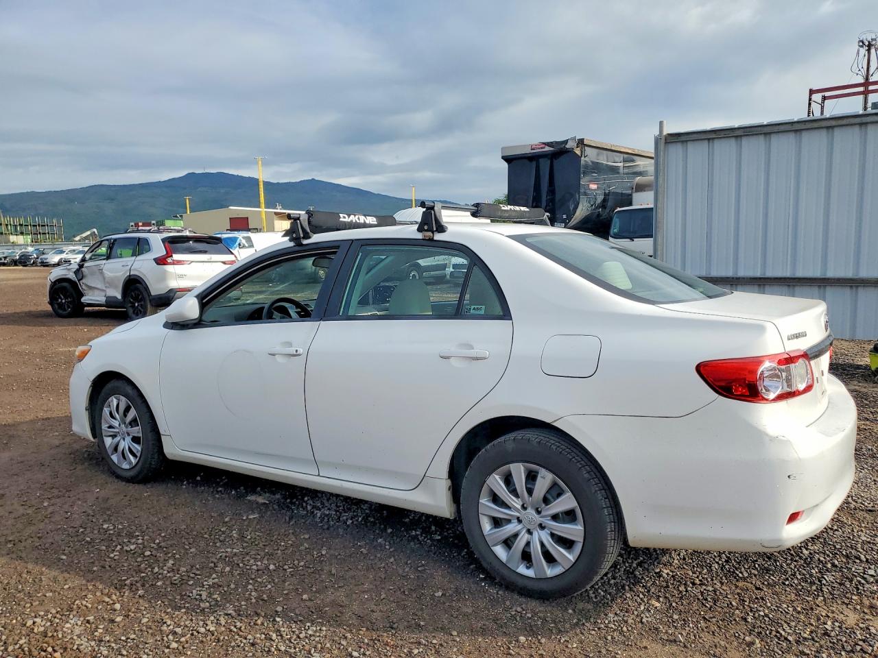 2012 TOYOTA COROLLA photo 3