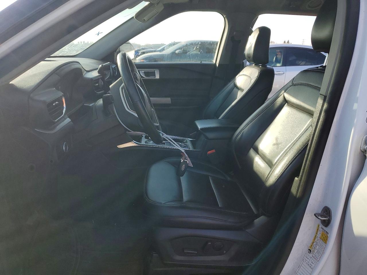2023 FORD EXPLORER XLT photo 7