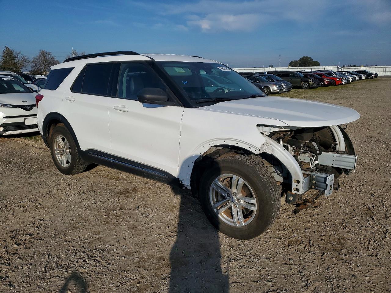 2023 FORD EXPLORER XLT photo 4