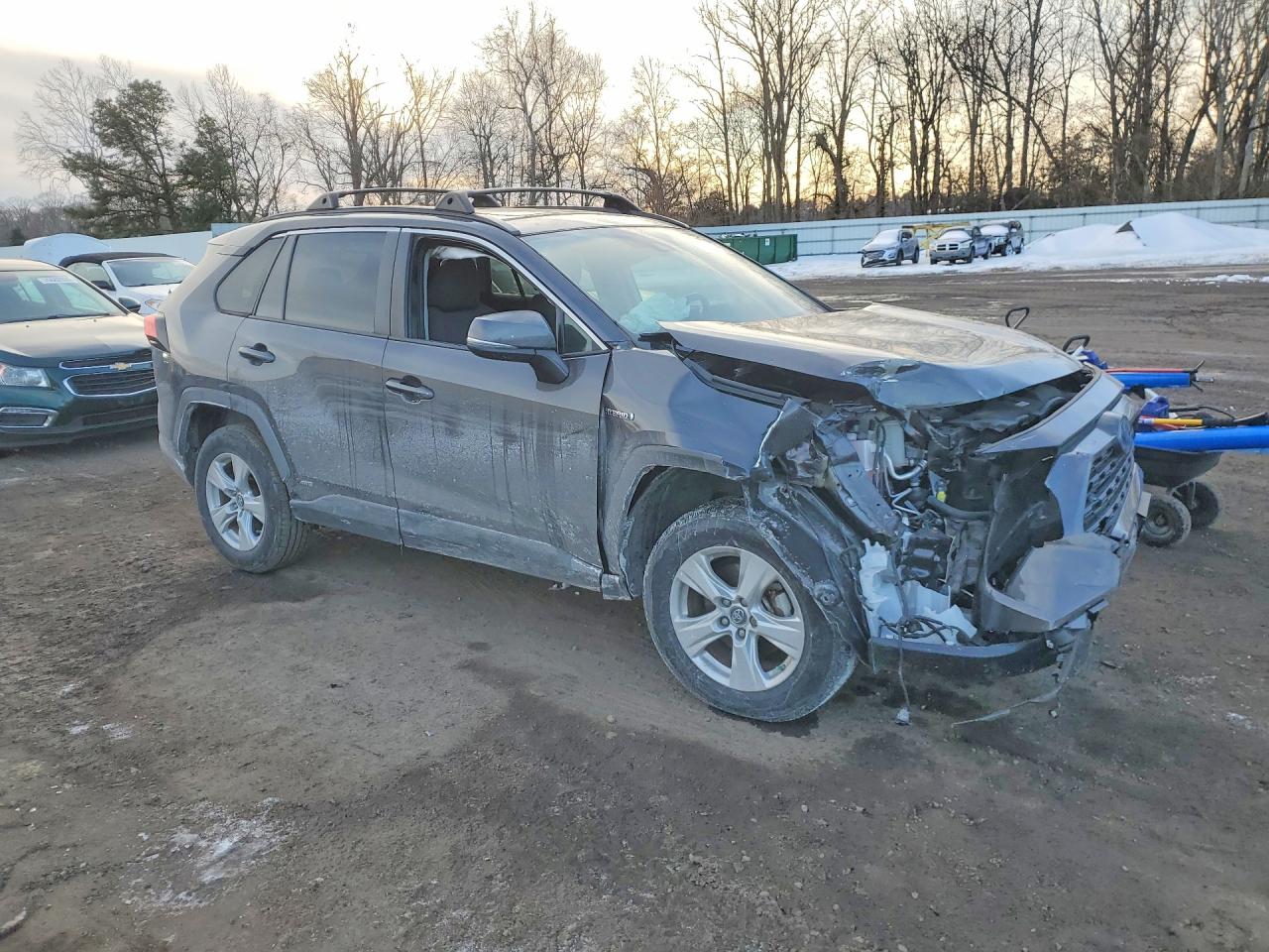 2019 TOYOTA RAV4 XLE photo 4