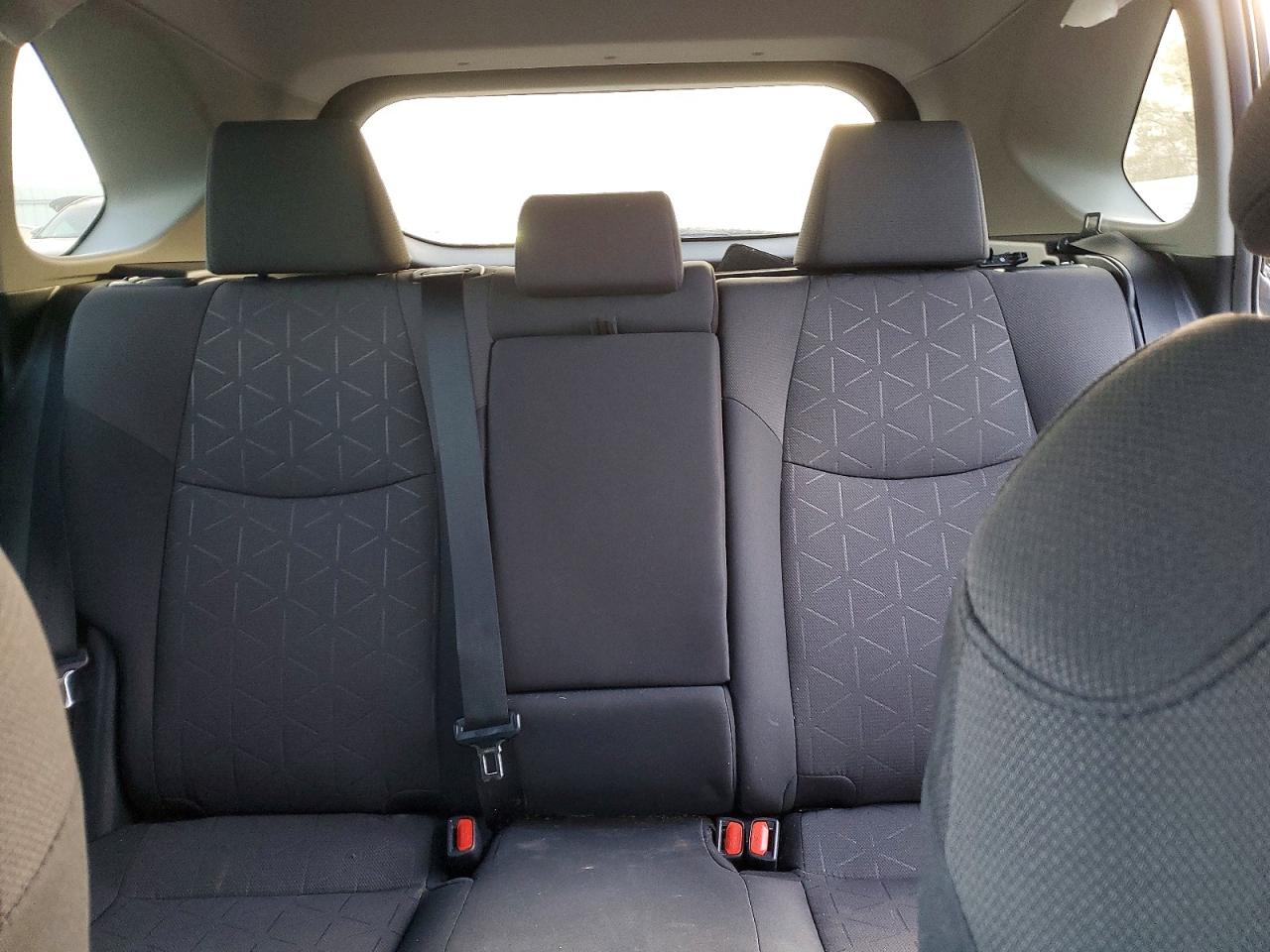 2019 TOYOTA RAV4 XLE photo 10
