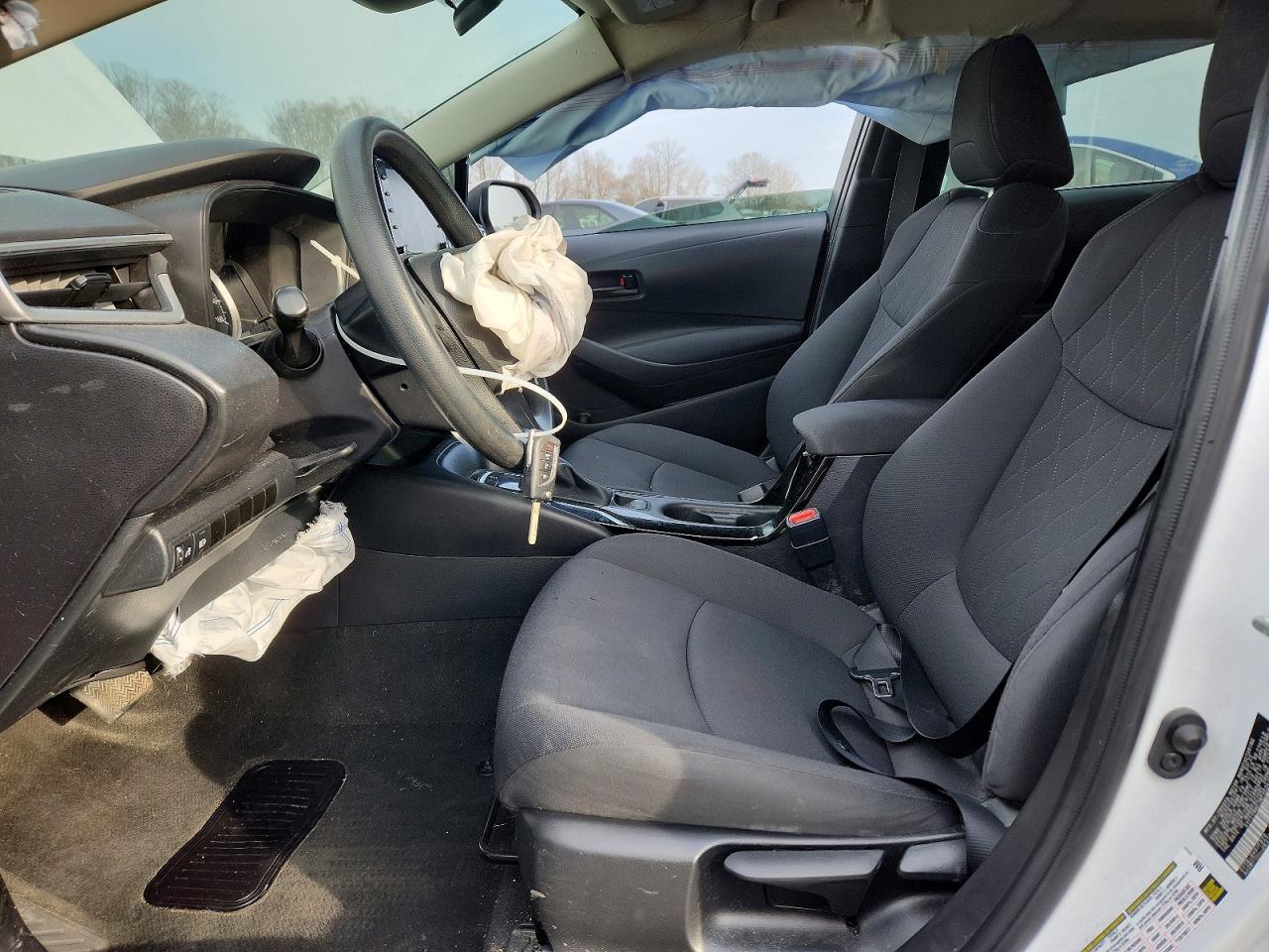 2022 TOYOTA COROLLA LE photo 13
