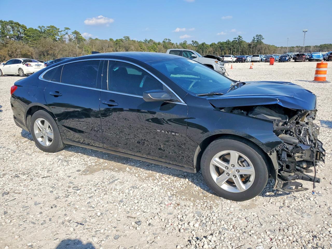 2024 CHEVROLET MALIBU LS photo 4