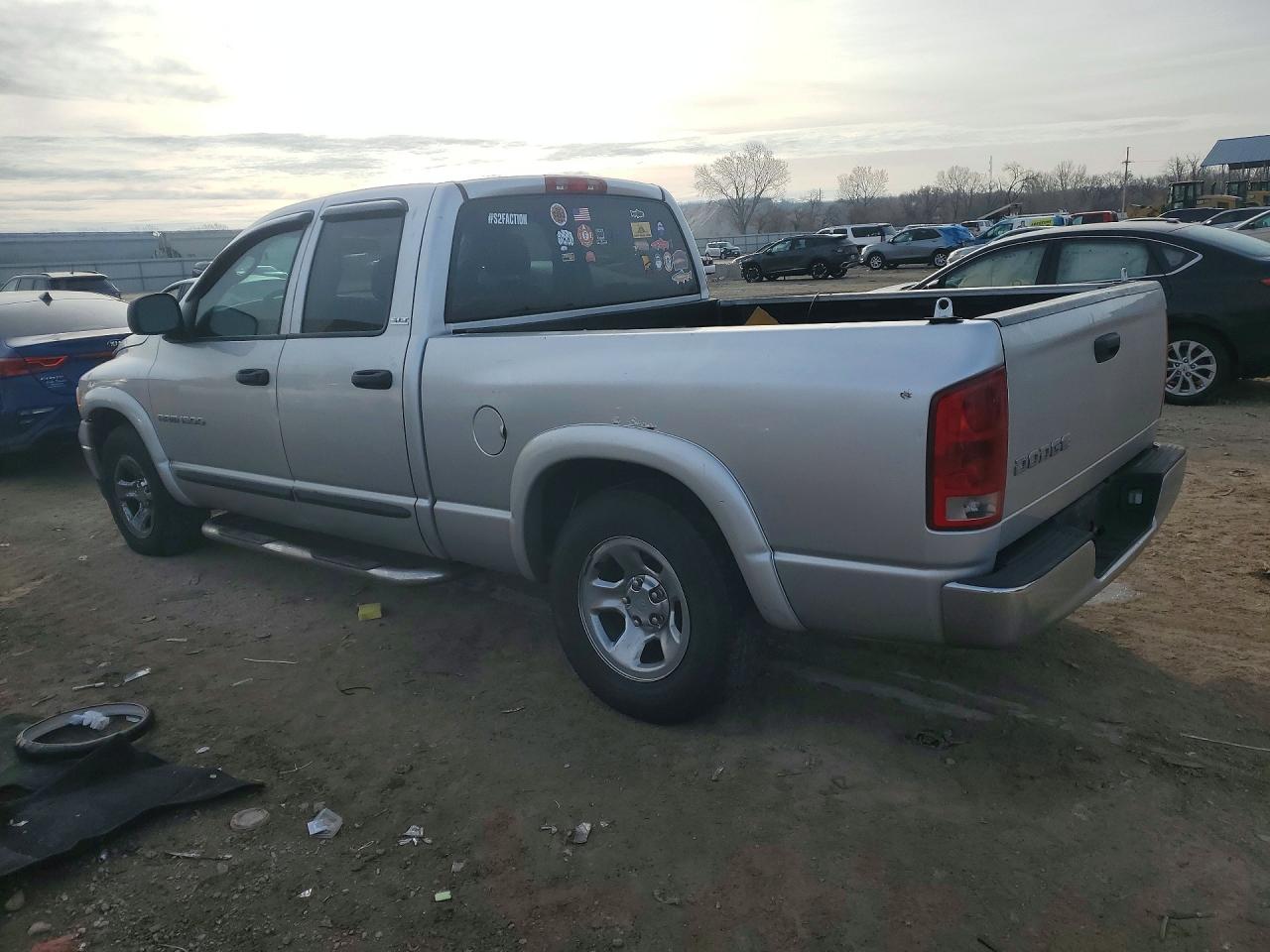 2002 DODGE RAM 1500 photo 2