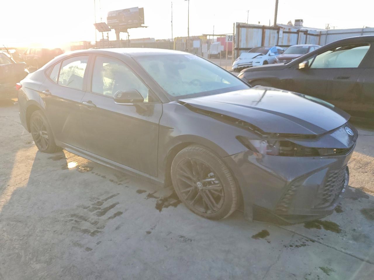 2025 TOYOTA CAMRY XSE photo 4