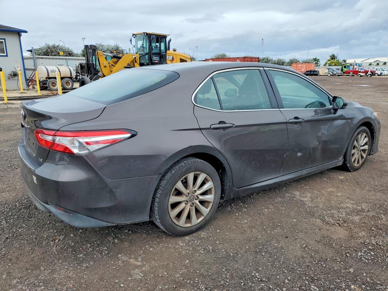 2019 TOYOTA CAMRY L photo 3