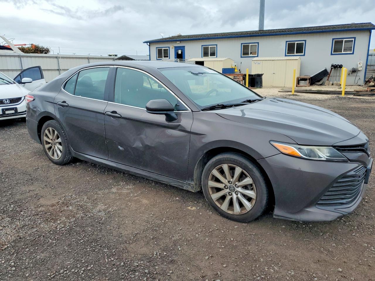 2019 TOYOTA CAMRY L photo 4