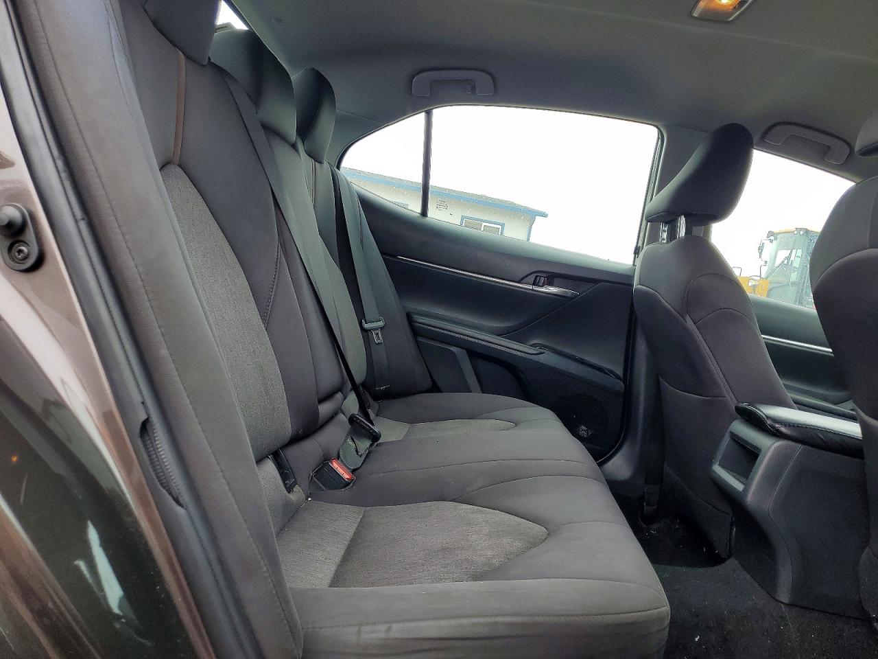 2019 TOYOTA CAMRY L photo 10