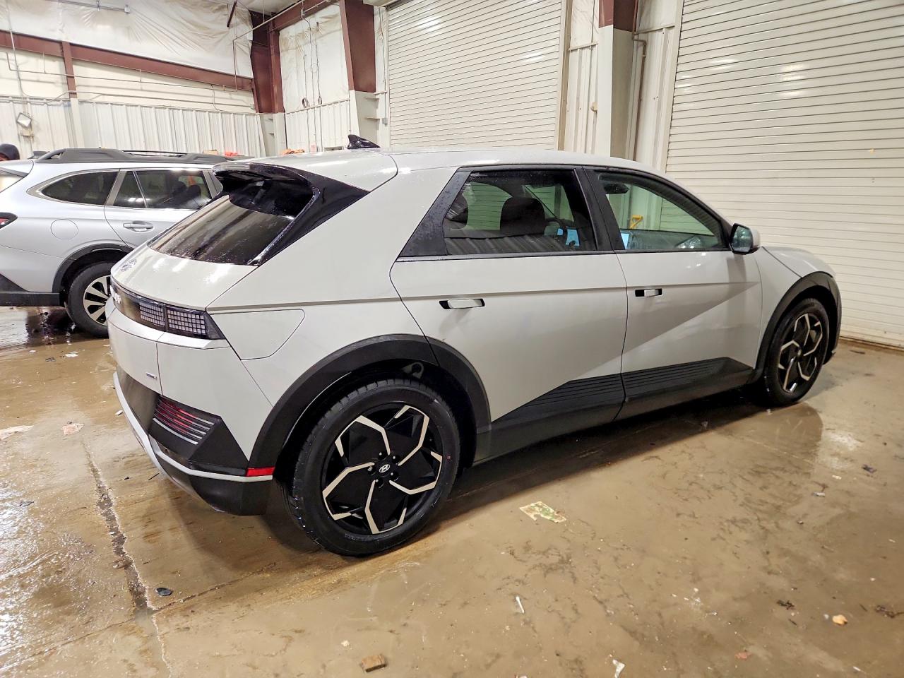 2023 HYUNDAI IONIQ 5 SE photo 5