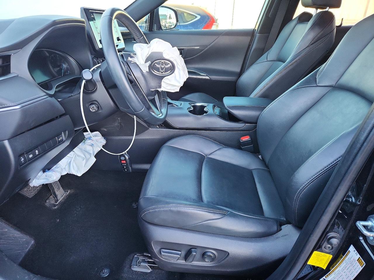 2022 TOYOTA VENZA XLE photo 13