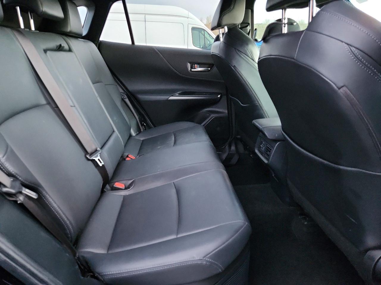 2022 TOYOTA VENZA XLE photo 21