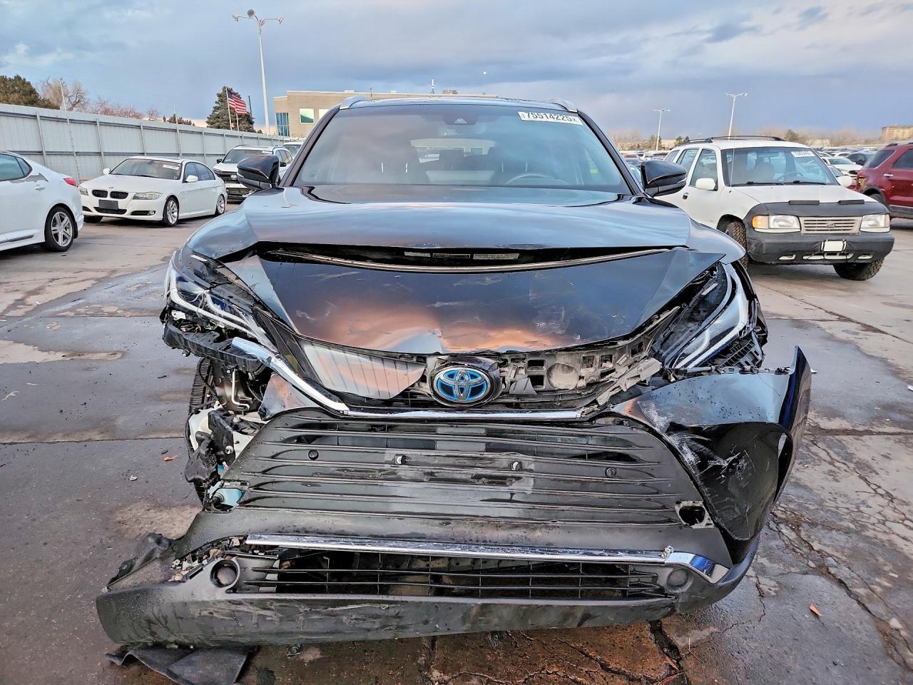 2022 TOYOTA VENZA XLE photo 9