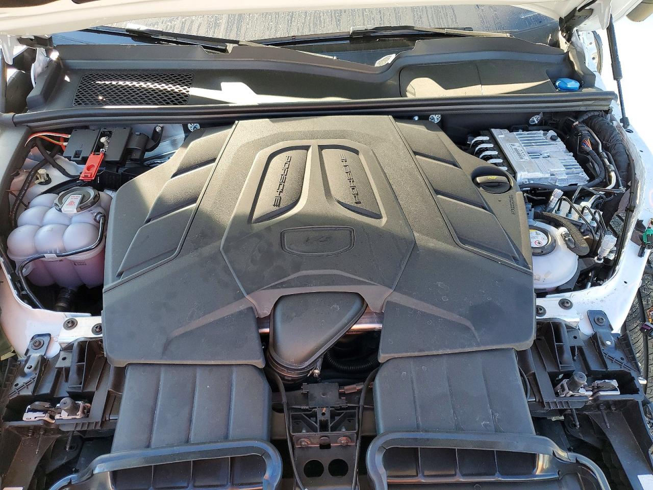 2025 PORSCHE CAYENNE E-HYBRID photo 23