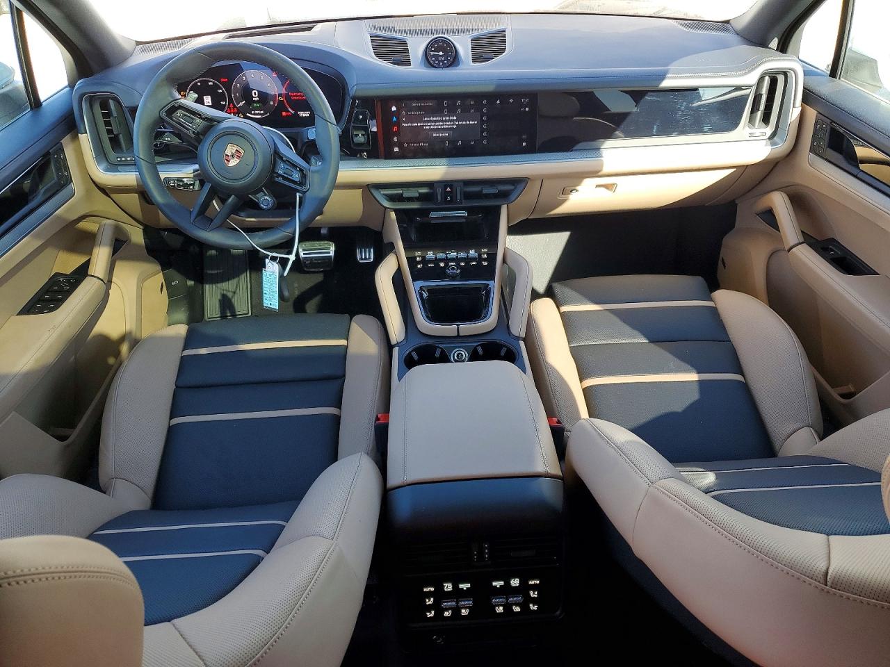 2025 PORSCHE CAYENNE E-HYBRID photo 15